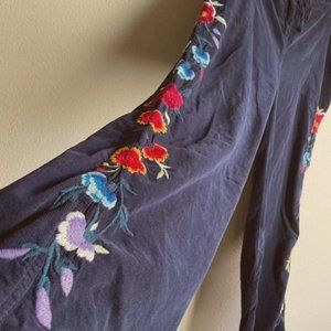 LOVELY!! Johnny Was Pants Floral Embroidered Navy Wide Leg Micro-Corduroy Cotton